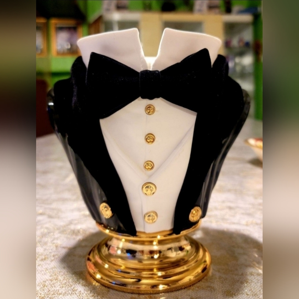 Bath & Body Works Halloween Gentleman Bust 3-Wick Candle Holder